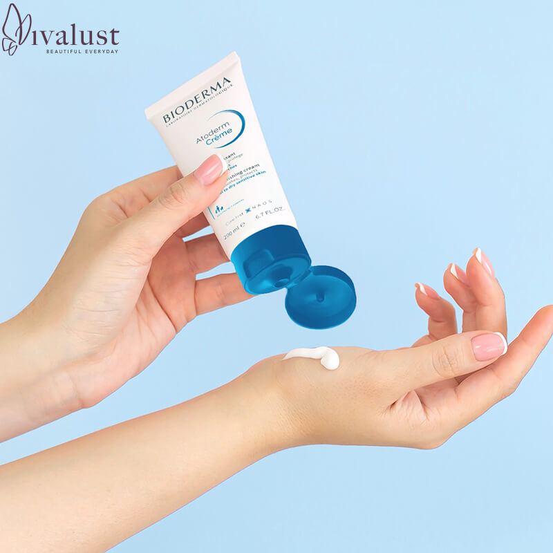 Kem dưỡng ẩm Bioderma có chất kem dịu nhẹ